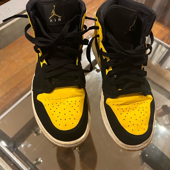 Black and yellow suede Air Jordan 1 Retro - Picture 3 of 6